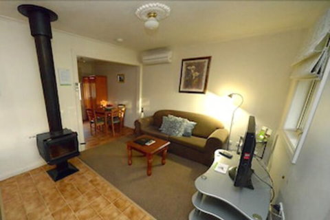 Riesling Trail & Clare Valley Cottages - Tourism Caloundra 5