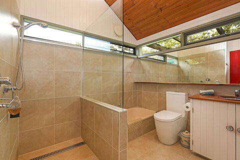 Wanawong Retreat - Tourism Caloundra 1