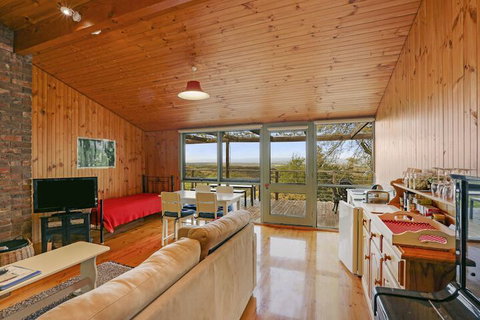 Wanawong Retreat - Tourism Caloundra 5