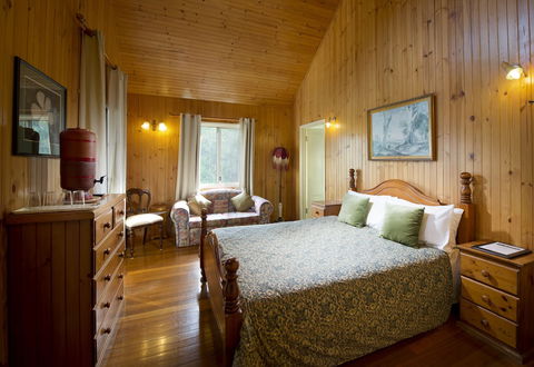 Glass House Mountains Ecolodge - Tourism Caloundra 6