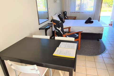 Paradise Court Holiday Units - Tourism Caloundra 3