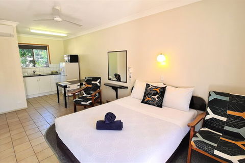 Paradise Court Holiday Units - Tourism Caloundra 6