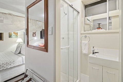 Eden Lodge - Tourism Caloundra 6