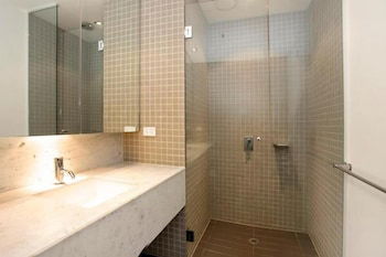 Astra Apartments - St Kilda Rd - Tourism Caloundra 3