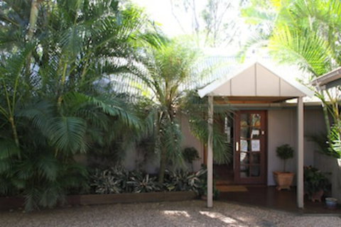 Arabella Guesthouse - Tourism Caloundra 0