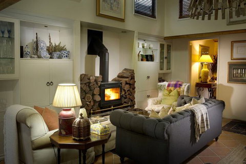 Arabella Guesthouse - Tourism Caloundra 2