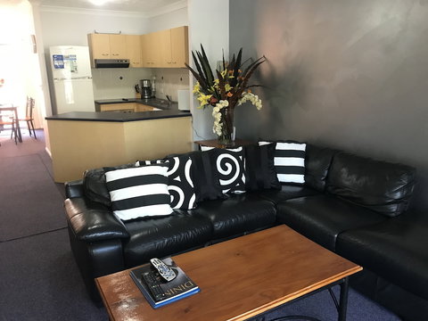 Bella Mare Beachside Apartments - Tourism Caloundra 3