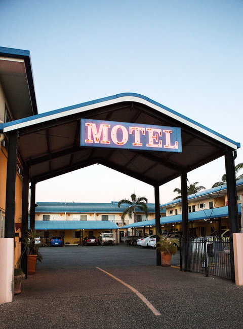 Glenmore Tavern - Tourism Caloundra 2