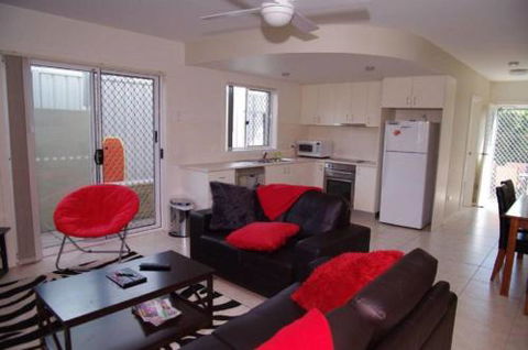 Adrift 5B Scott Street - Tourism Caloundra 3