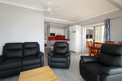 Beachfront 6 25 Willow Street - Tourism Caloundra 5