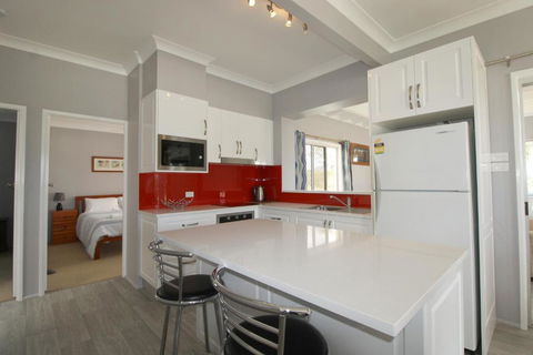 Beachfront 6 25 Willow Street - Tourism Caloundra 1