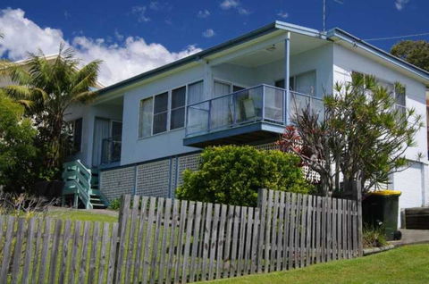 Clareview 8 Korogora Street - Tourism Caloundra 1