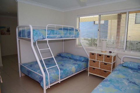 Beach Club 1 5 Gowing Street - Tourism Caloundra 5