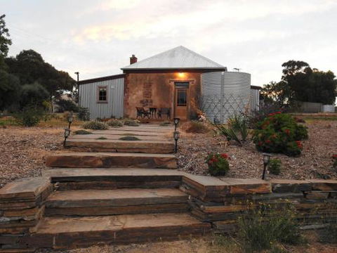 Cooks Cottage - Tourism Caloundra 1