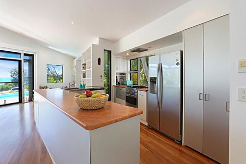 Barefoot Bungalow Castaways Beach - Tourism Caloundra 5
