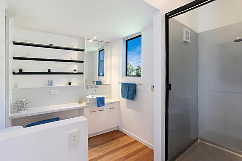 Barefoot Bungalow Castaways Beach - Tourism Caloundra 2