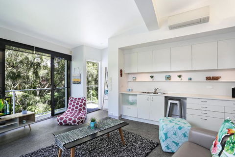 Barefoot Bungalow Castaways Beach - Tourism Caloundra 4