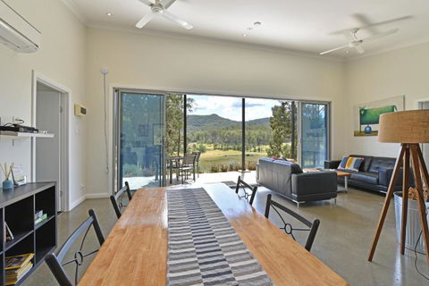 Valle Laguna - Tourism Caloundra 2
