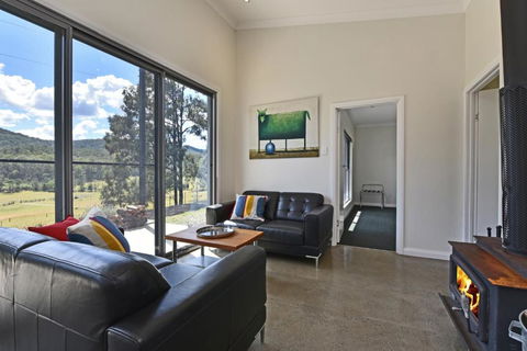 Valle Laguna - Tourism Caloundra 3
