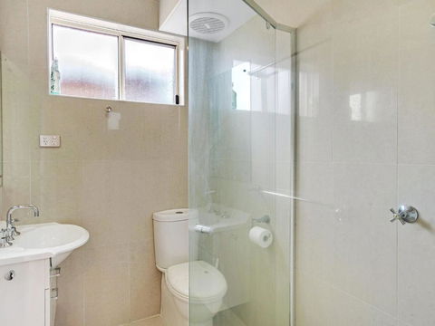 Shoal Bay Road Shoal Towers Unit 03 11 - Tourism Caloundra 6