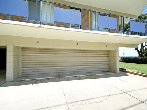 6 SHOAL TOWERS 11 SHOAL BAY RD STUNNING WATER VIEWS & PERFECT LOCATION - Tourism Caloundra 3
