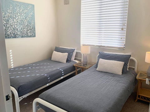 6 SHOAL TOWERS 11 SHOAL BAY RD STUNNING WATER VIEWS & PERFECT LOCATION - Tourism Caloundra 1