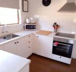 The Husky house or The Husky Studio Suite - Tourism Caloundra