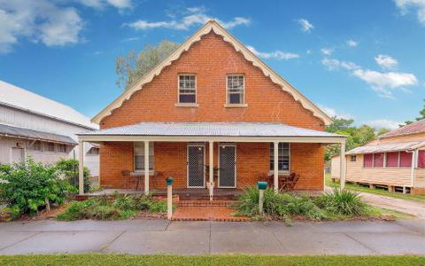 Eliza 1875 Red Brick Duplex Townhouse - Tourism Caloundra 4
