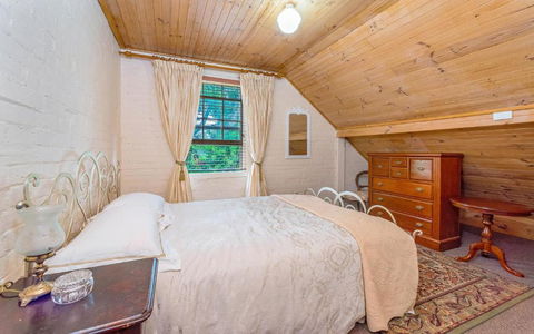 Eliza 1875 Red Brick Duplex Townhouse - Tourism Caloundra 2