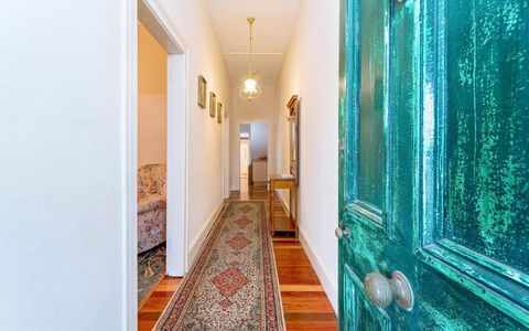 Eliza 1875 Red Brick Duplex Townhouse - Tourism Caloundra 6
