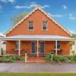 Eliza 1875 Red Brick Duplex Townhouse - Tourism Caloundra 0