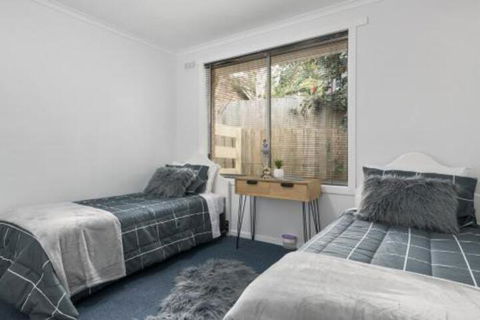 Elkie Villa 2 Bedroom Unit Burnie - Tourism Caloundra 7