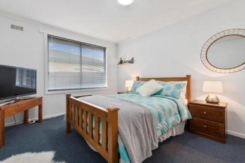 Elkie Villa 2 Bedroom Unit Burnie - Tourism Caloundra 2