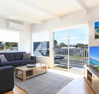 Lazy Days Beach House Jervis Bay  Pet Friendly 4 Mins Walk to Beach - Tourism Caloundra