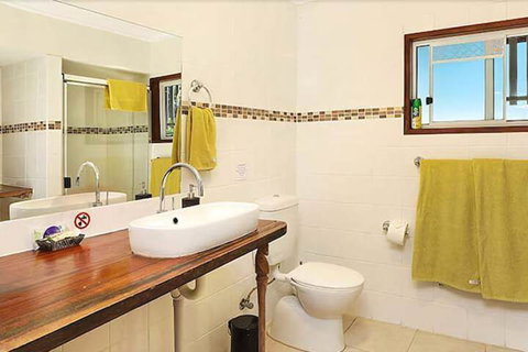 Avocado Grove B & B - Tourism Caloundra 7