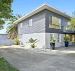 Middle Sea perfect for two families - Tourism Caloundra