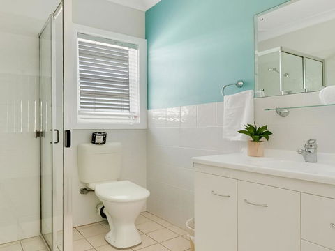 Ocean Blue Apartment Four Apartment On 2nd Level - Tourism Caloundra 4