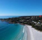 GRANITE BEACH HOUSE at Bay of Fires - Tourism Caloundra