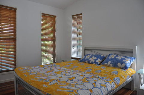 24 Esprit Drive Beach Home With Open Plan Living & Walking Distance To Beach - Tourism Caloundra 1