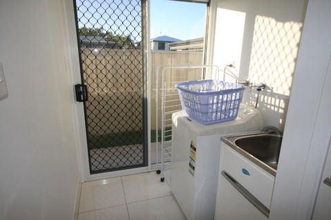 62 Tingira Close Modern Lowset Home With Swimming Pool Outdoor Area Ample Parking. Pet Friendly - Tourism Caloundra 3