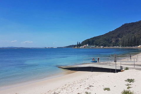 5 Ocean Breeze Shoal Bay Avenue Fabulous Location Opposite Shoal Bay Beach! - Tourism Caloundra 4