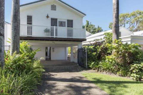 Driftaway Port Douglas - Tourism Caloundra 4