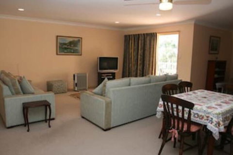 Birchgrove Apartments - Tourism Caloundra 6