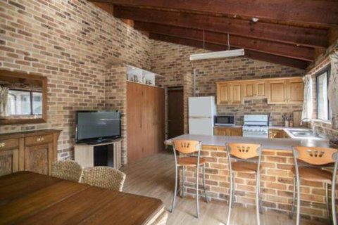 75 River Rd Tabourie Hideaway - Tourism Caloundra 6