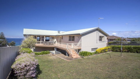 143 Mitchell Pde Magnificent Outlook - Tourism Caloundra 4