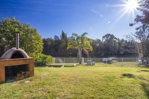 77 Lake Entrance Rd Waterfront Wonder - Tourism Caloundra 6