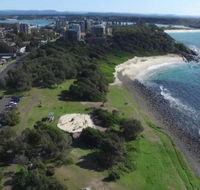 Bubsys Beach House at Pebbly - Tourism Caloundra