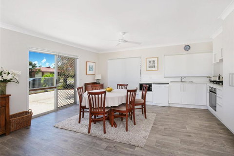 Booker Pde 34 Unit 2 Pet Friendly  - Tourism Caloundra 2