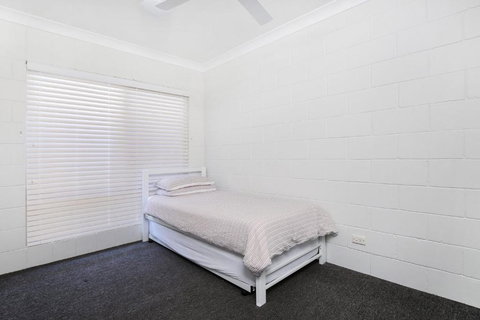 Booker Pde 34 Unit 2 Pet Friendly  - Tourism Caloundra 3