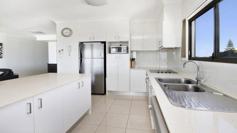 Amalfi Unit 11 Above All Else 50 King Street - Tourism Caloundra 6
